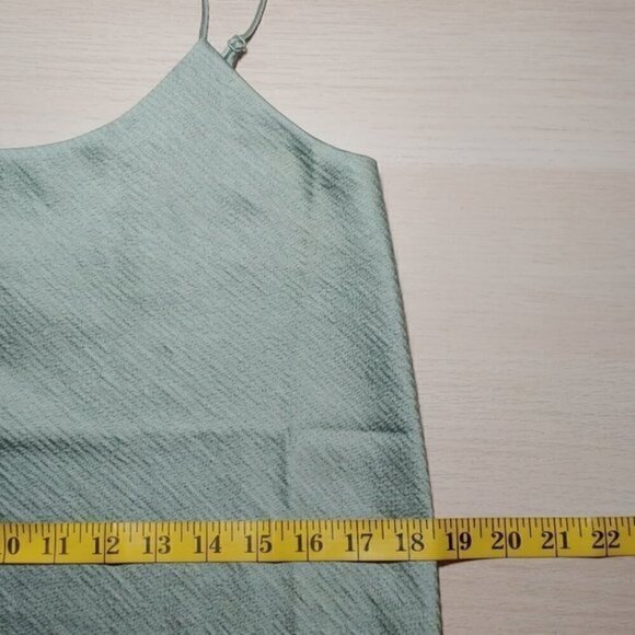 NWT CLUB MONACO Willow Green Elona flowy loose fit Textured Satin Camiso… - Picture 9 of 13